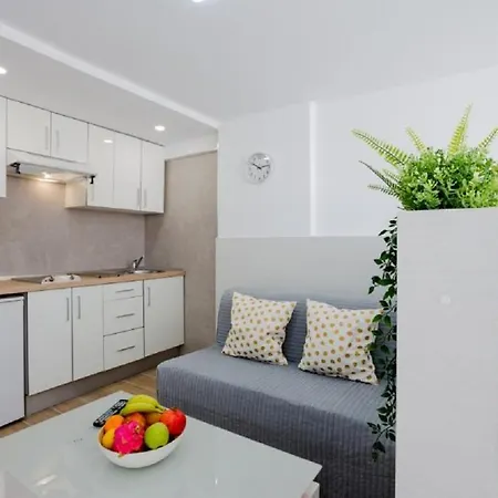 319 Modern Accommodation,sea View And Pool Apartman *